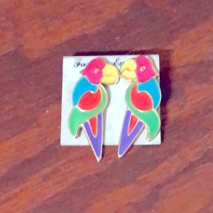💕🦜Super cute and colorful Parrot earrings 🦜💕